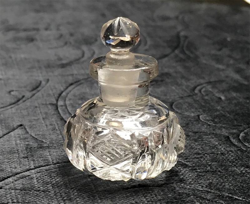 Antique Gallery Soleil アンティークジュエリー / たまごの香水瓶